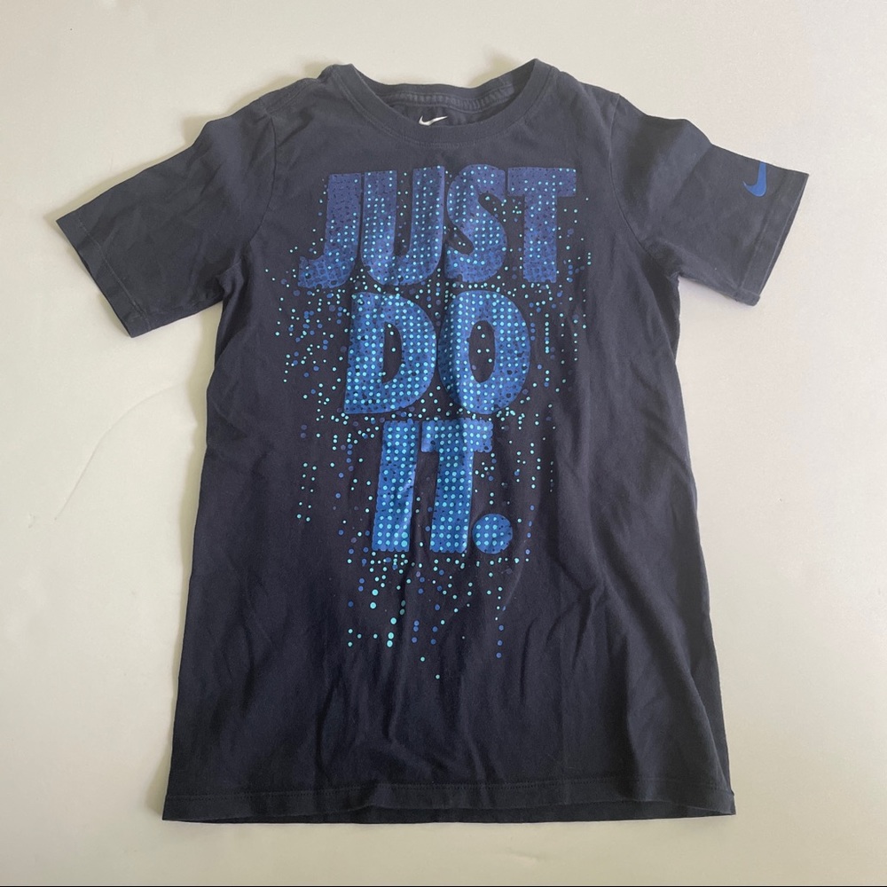 Nike tee